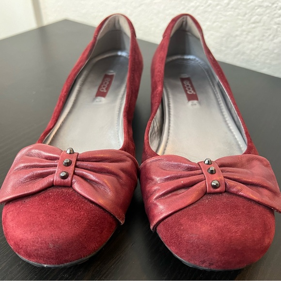 ECCO 028213 Red Suede Slip On Ballet Flats Shoes Euro 37 Women's 6.5 Bow - Picture 2 of 7